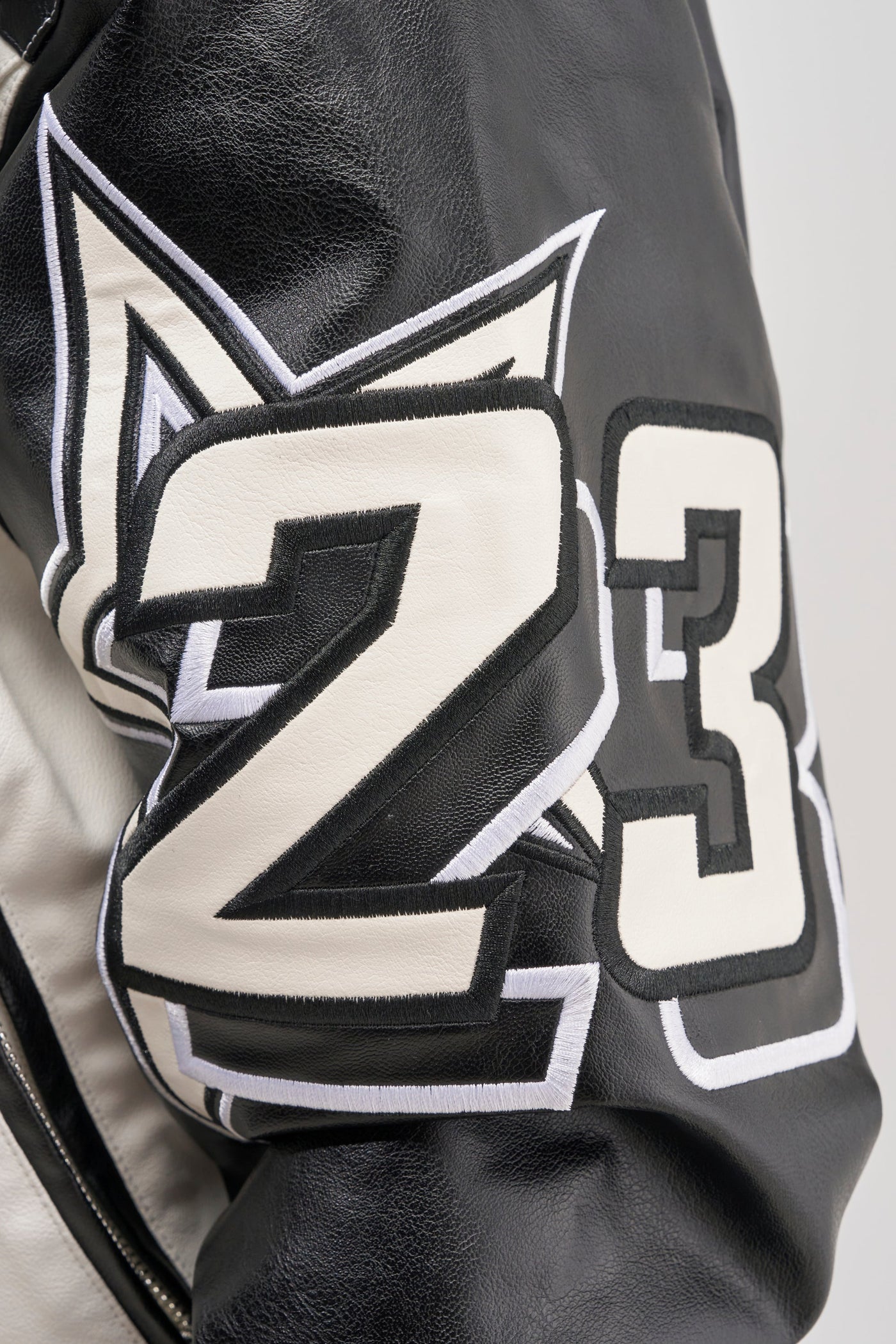 ON THE RUN MOTO BOMBER